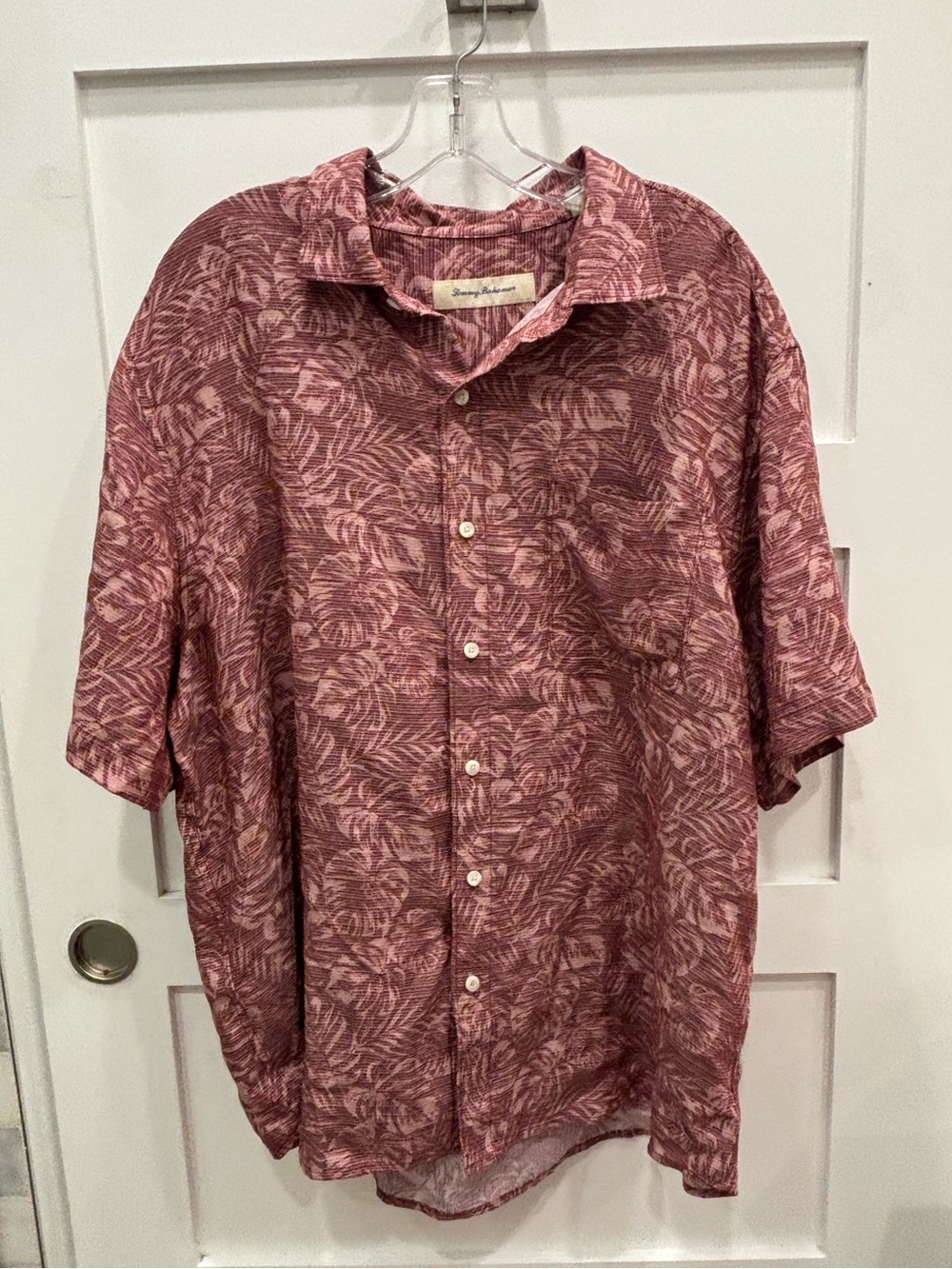 Tommy Bahama Short-Sleeve Button-Down in Dusty Rose Leaf Print